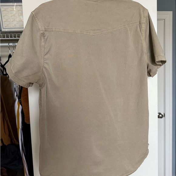 Lucky Brand Men's Short Sleeve Cargo Style Button-Up, Size Medium - Picture 2 of 4